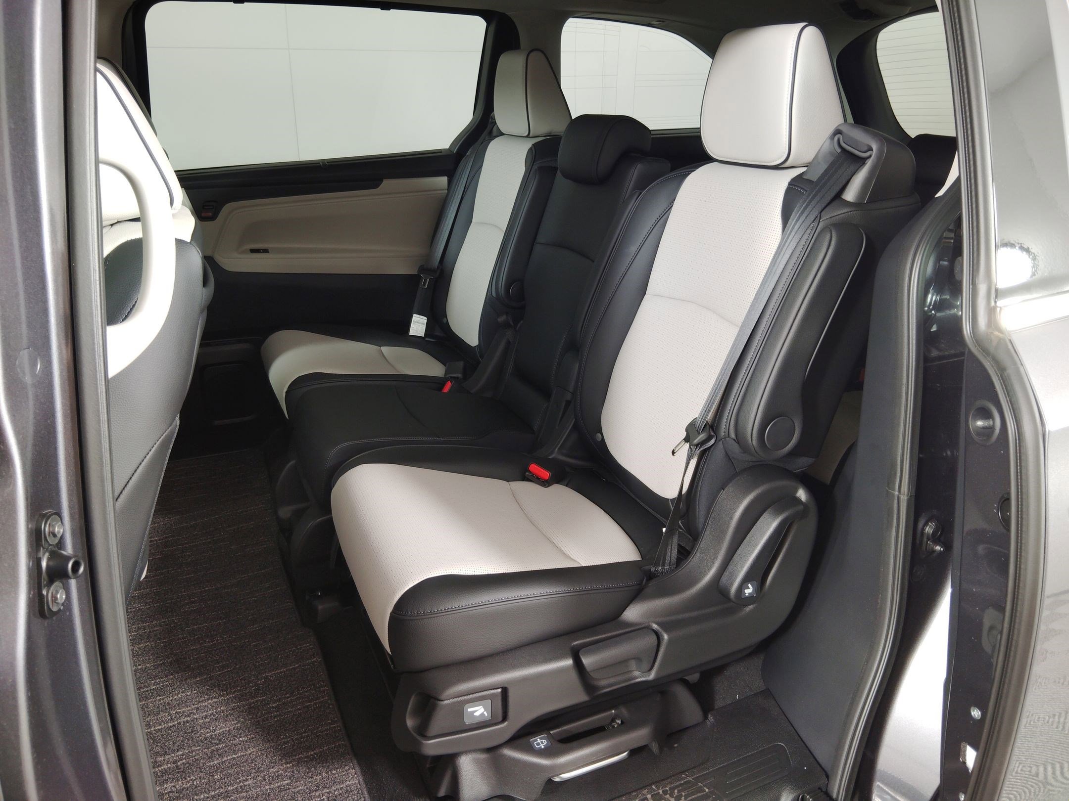 New 2026 Honda Odyssey Elite image 12