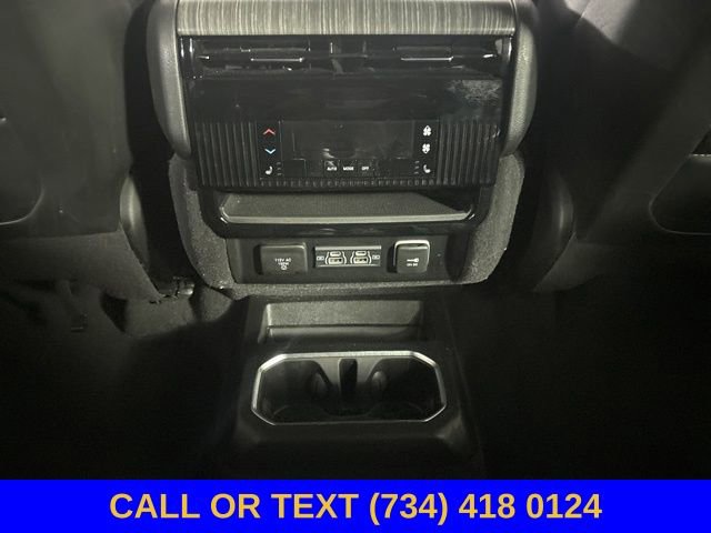 Used 2024 Jeep Wagoneer Series II AWD/4WD image 32