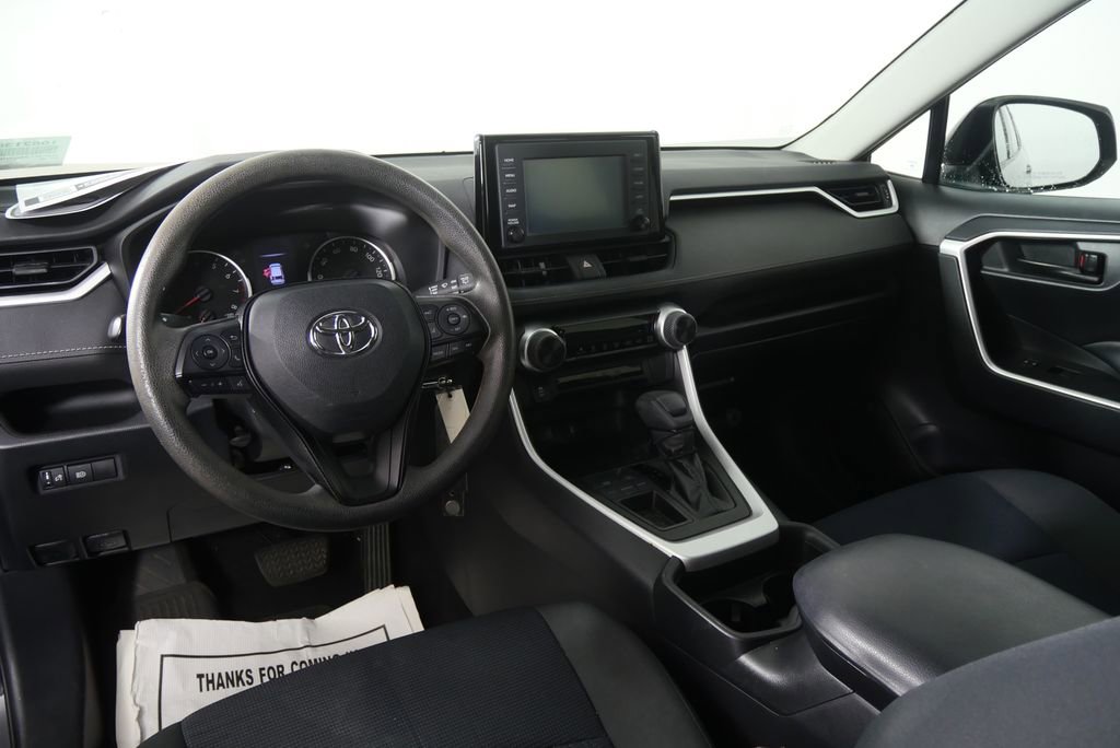Used 2019 Toyota RAV4 LE FWD image 12