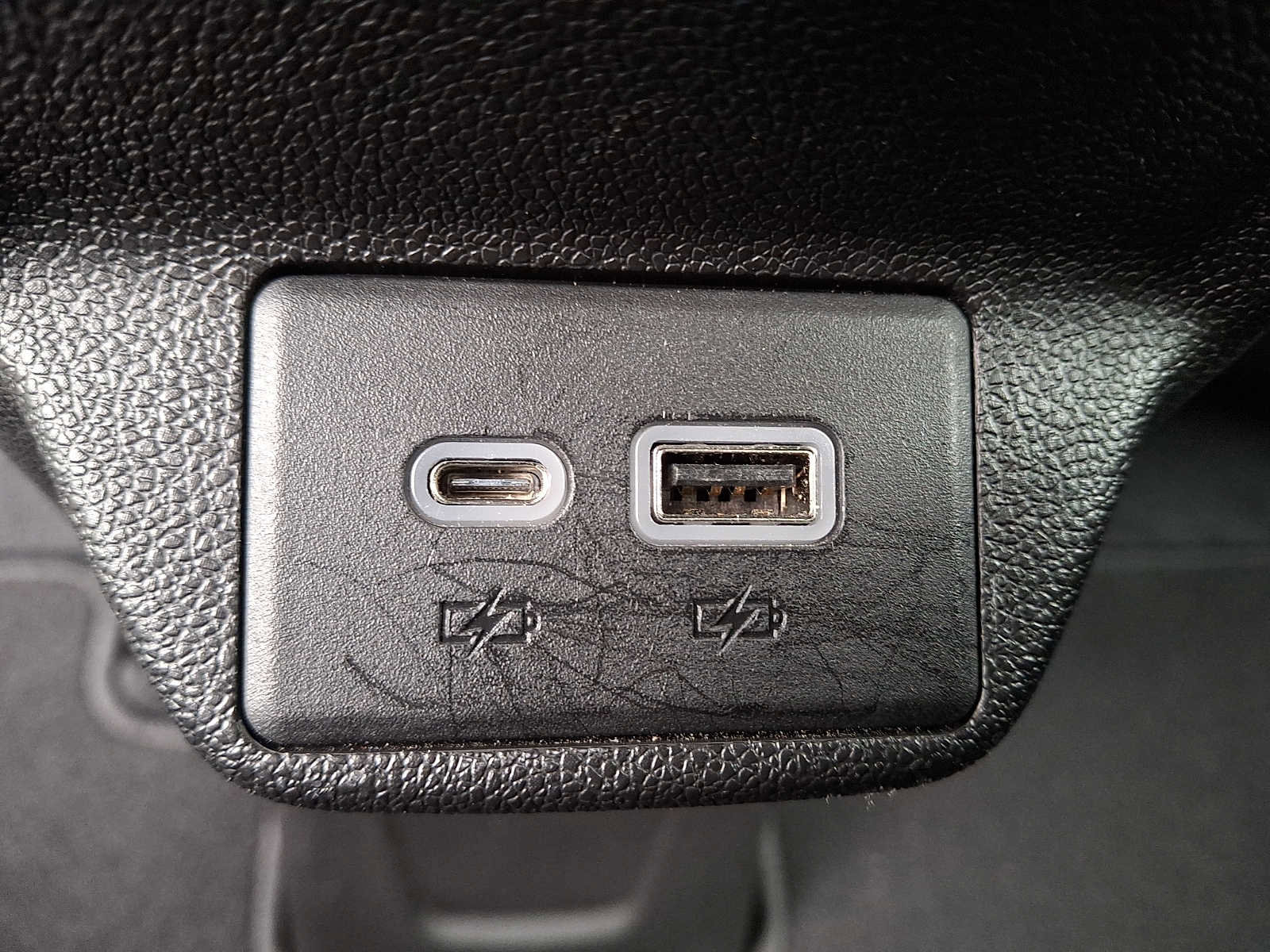 Used 2023 Chevrolet Bolt EUV LT FWD image 12