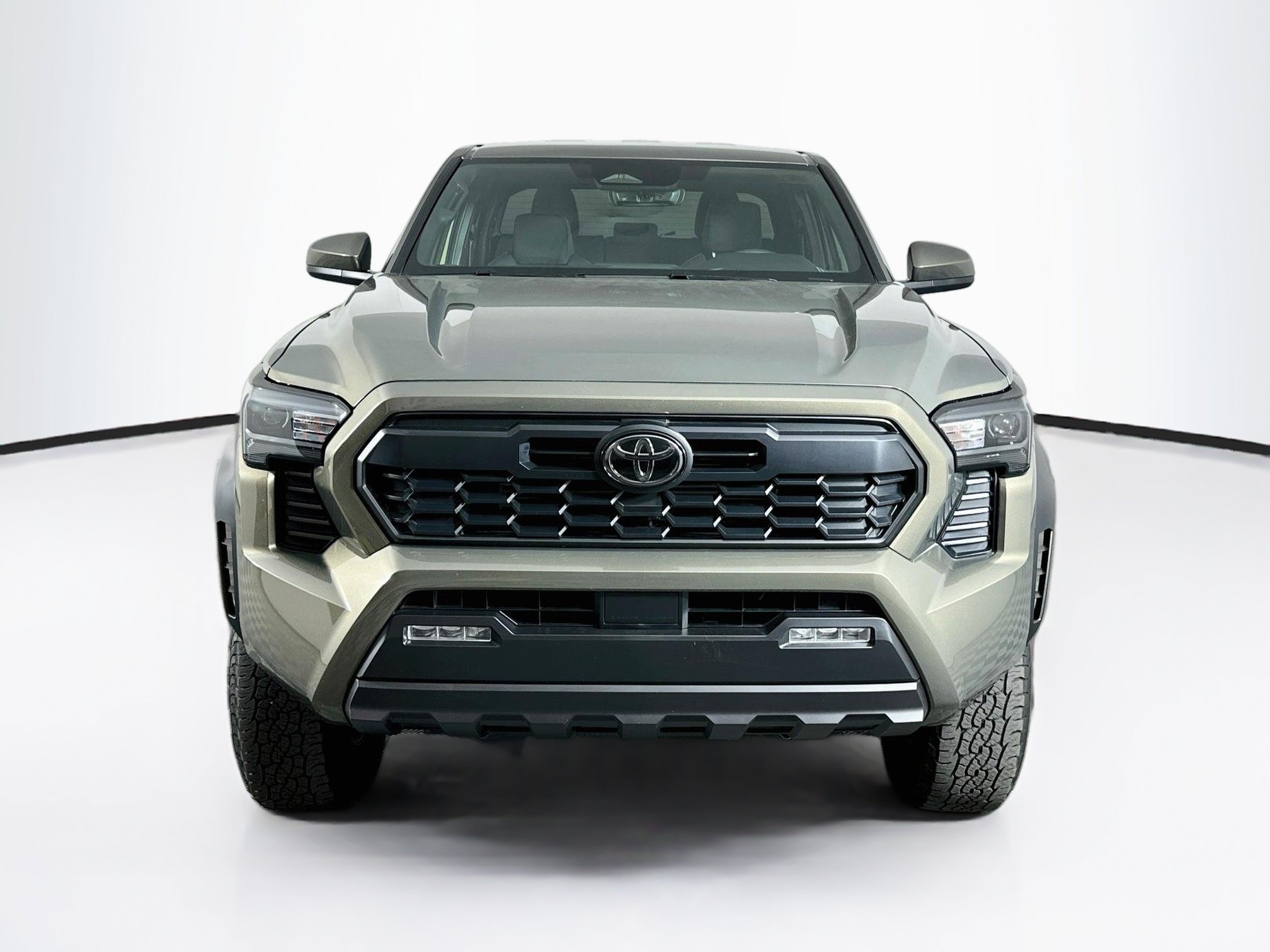 Used 2025 Toyota Tacoma TRD Off-Road AWD/4WD image 2
