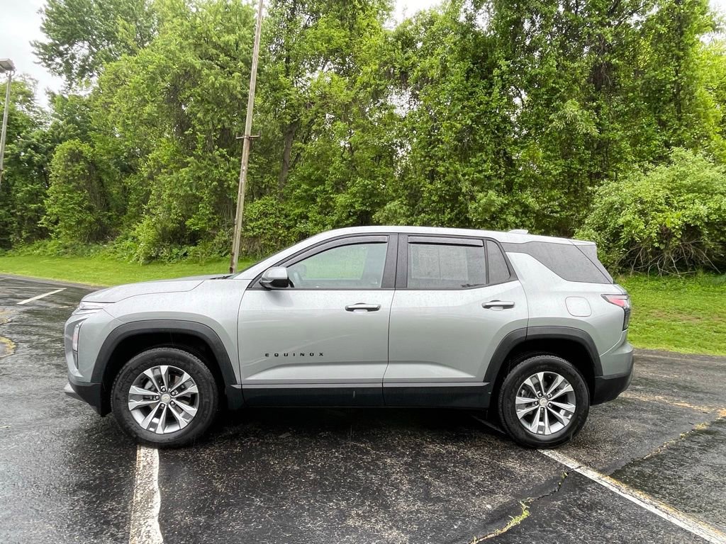 Used 2026 Chevrolet Equinox LT AWD/4WD image 6