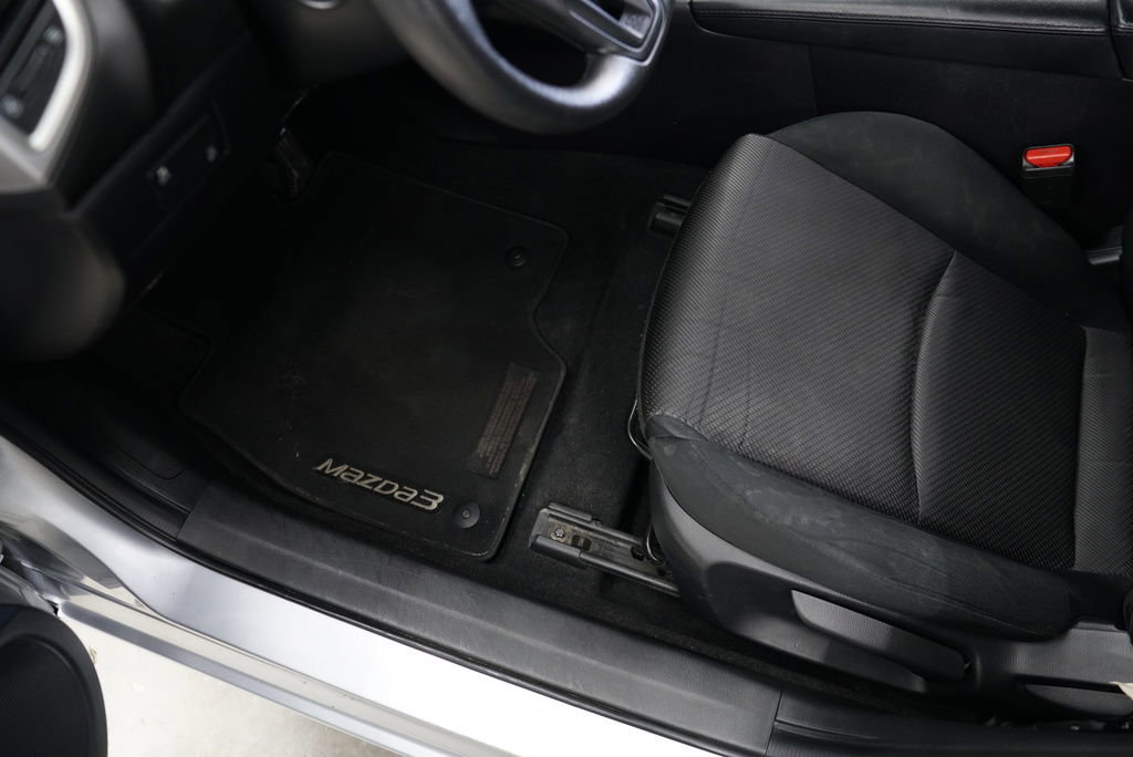 Used 2017 MAZDA MAZDA3 Sport FWD image 35
