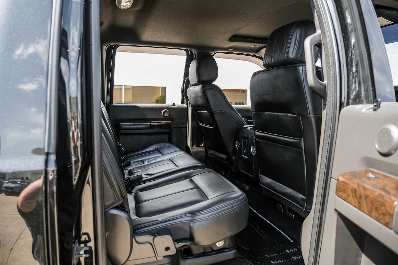 Used 2014 Ford F250 Platinum w/ FX4 Off-Road Package AWD/4WD image 24