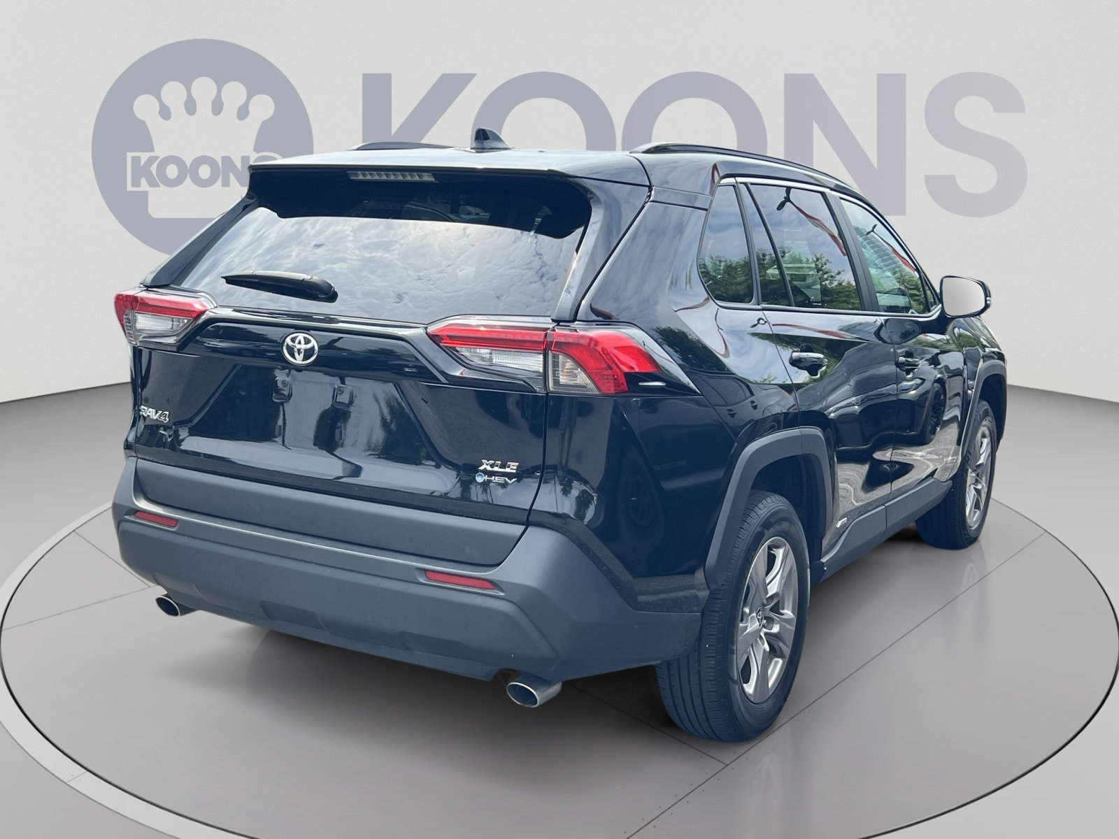 Used 2025 Toyota RAV4 XLE AWD/4WD image 7