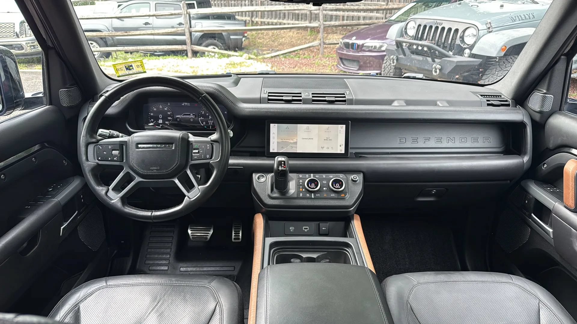 Used 2020 Land Rover Defender 110 X AWD/4WD image 27