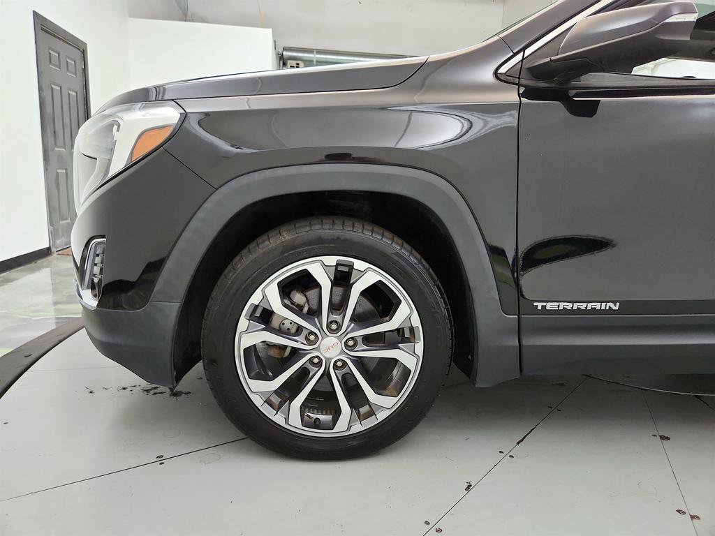 Used 2020 GMC Terrain SLT w/ GMC Pro Grade Package AWD/4WD image 32