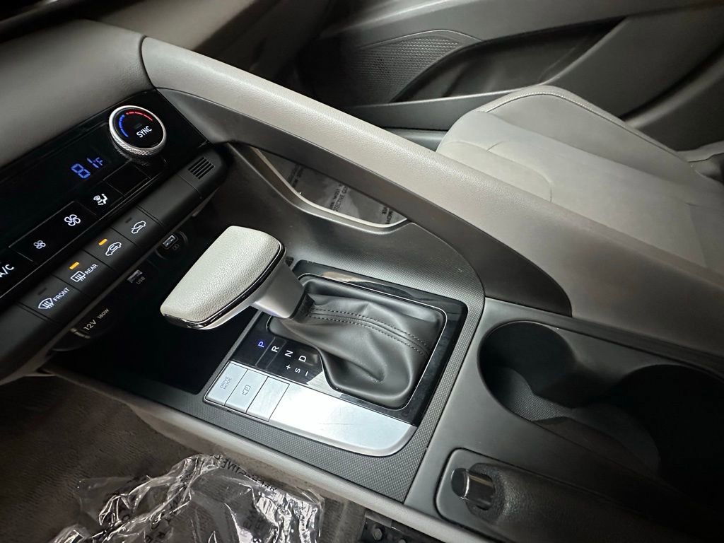 Used 2023 Hyundai Elantra SEL w/ Cargo Package image 19