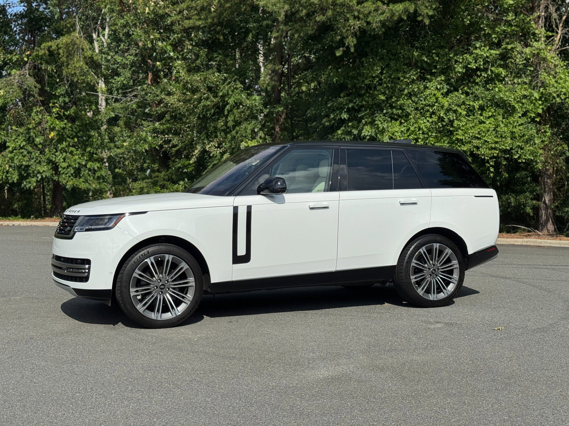 Used 2023 Land Rover Range Rover SE image 5
