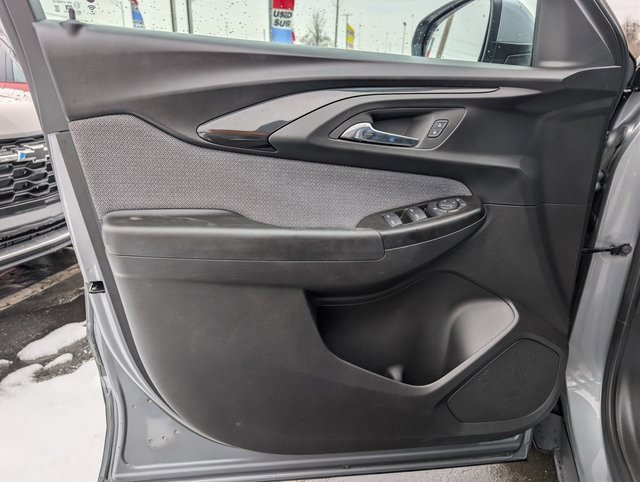 Used 2023 Chevrolet TrailBlazer LT w/ Convenience Package image 9