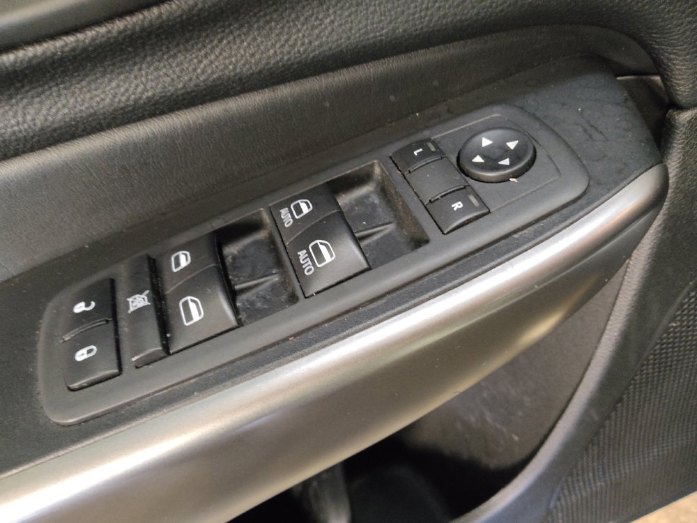Used 2020 Jeep Cherokee Limited FWD image 27