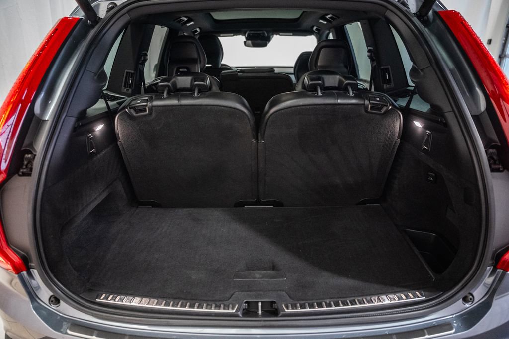 Used 2019 Volvo XC90 T5 R-Design w/ Protection Package Premier image 11