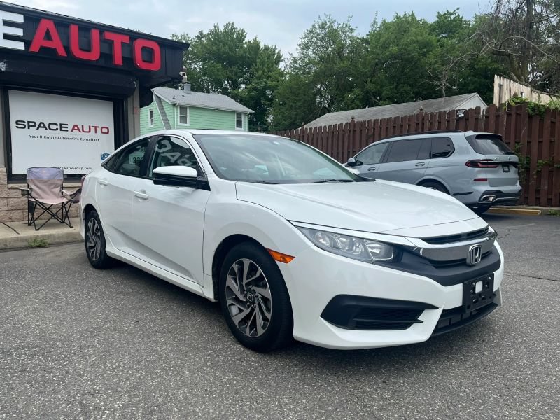 Used 2018 Honda Civic EX image 9