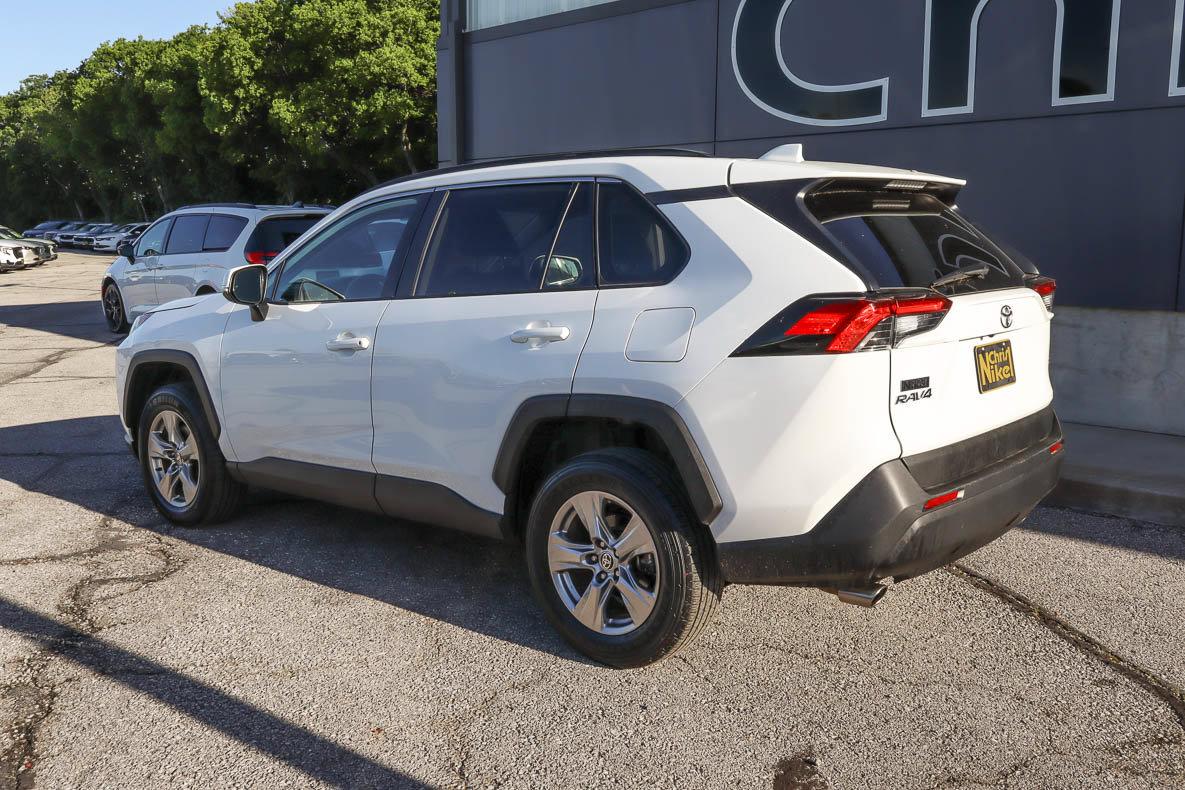 Used 2024 Toyota RAV4 XLE FWD image 6