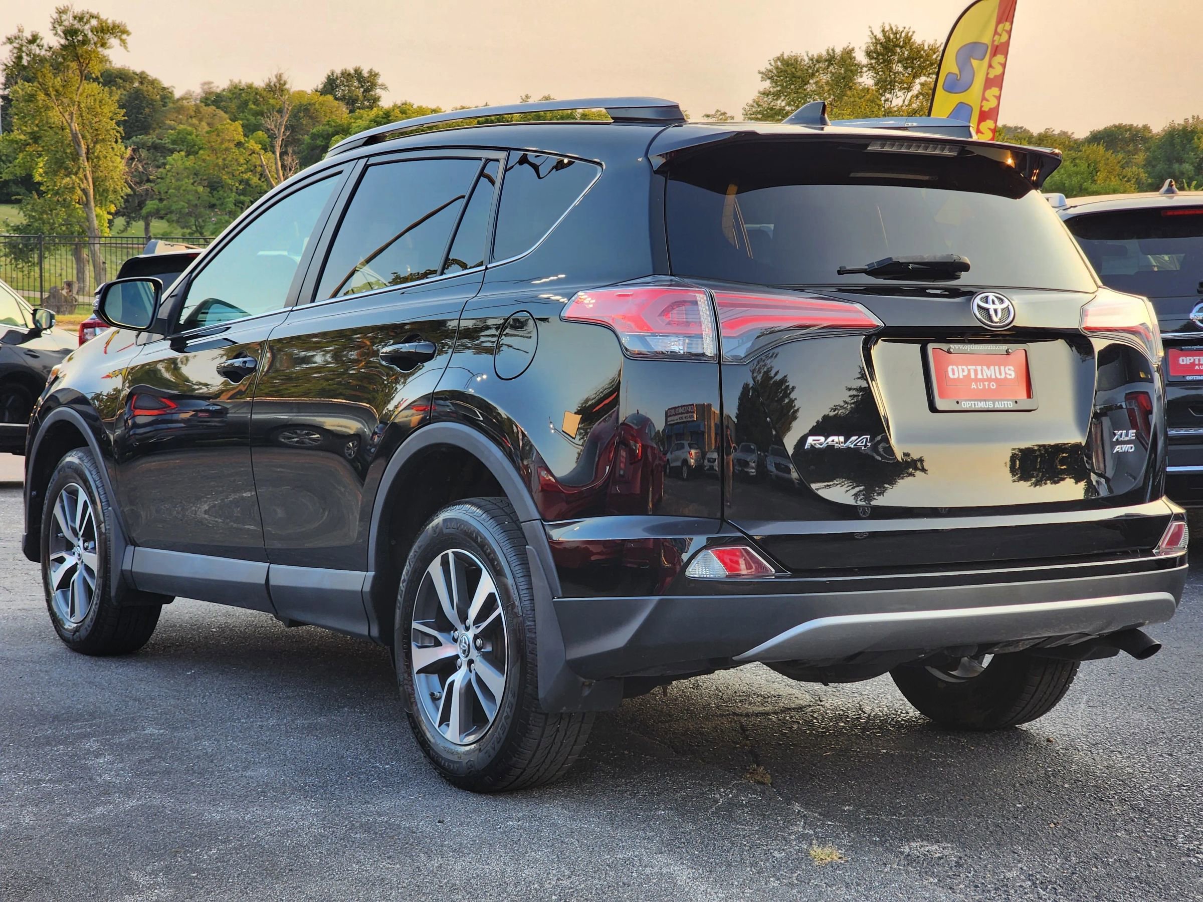 Used 2018 Toyota RAV4 XLE image 5