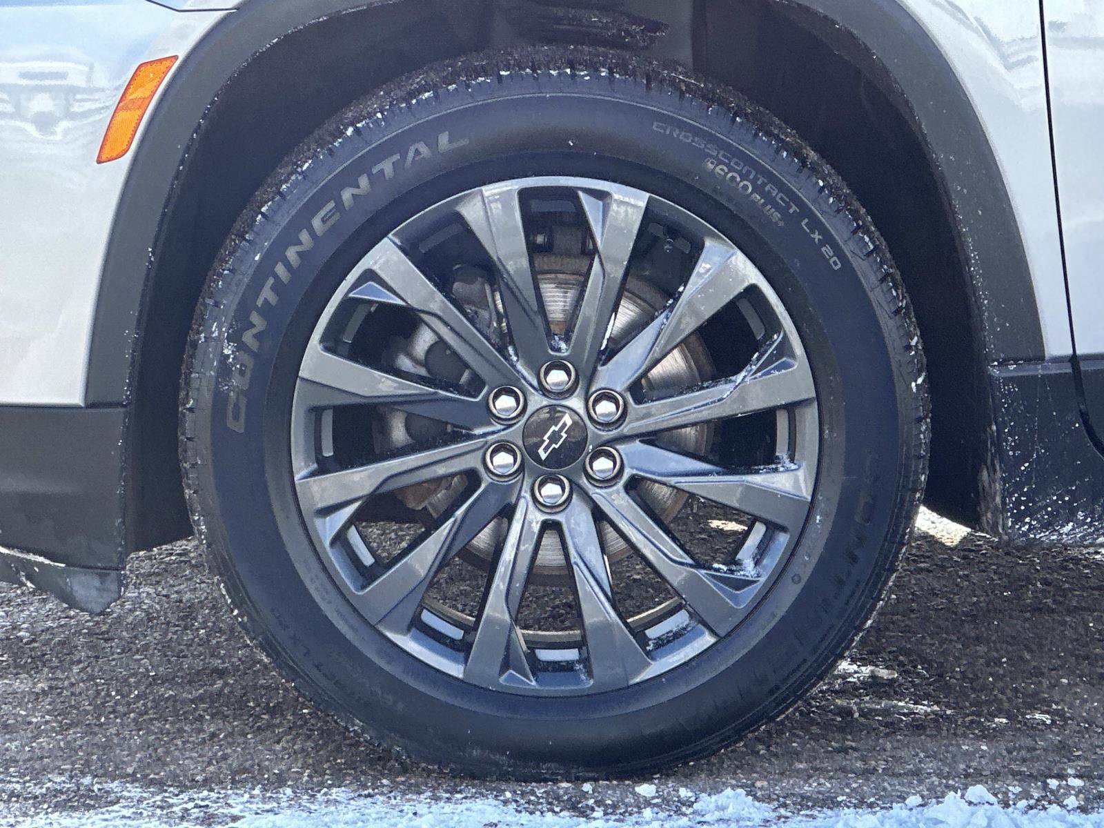 Used 2023 Chevrolet Traverse RS image 8