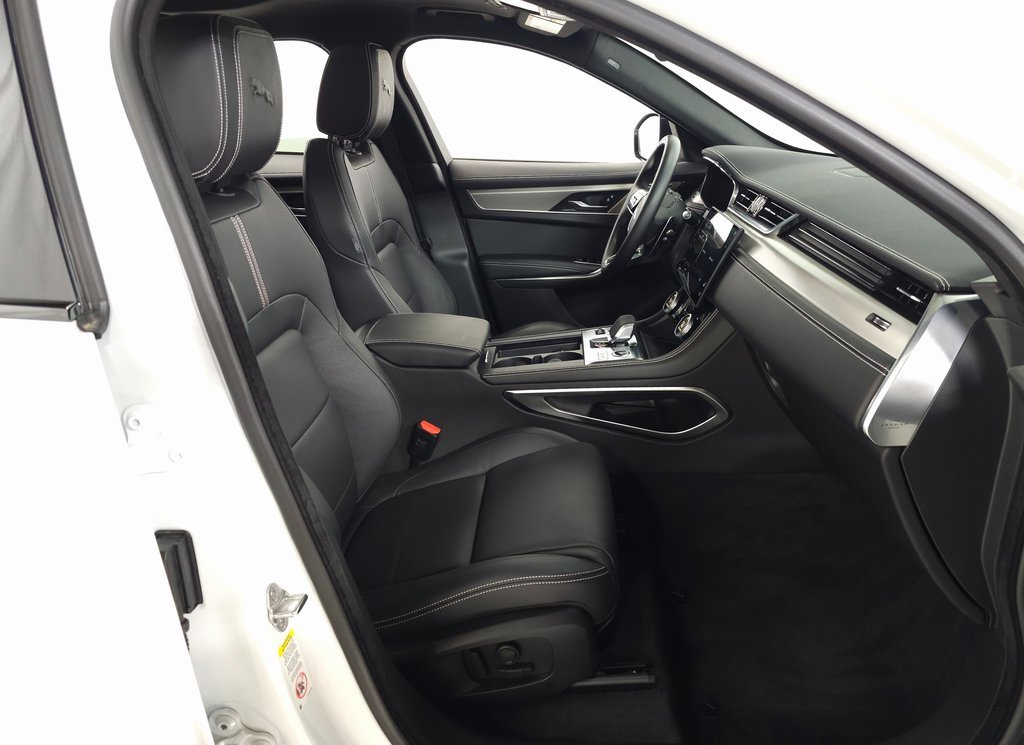 Certified 2025 Jaguar F-PACE R-Dynamic S image 34