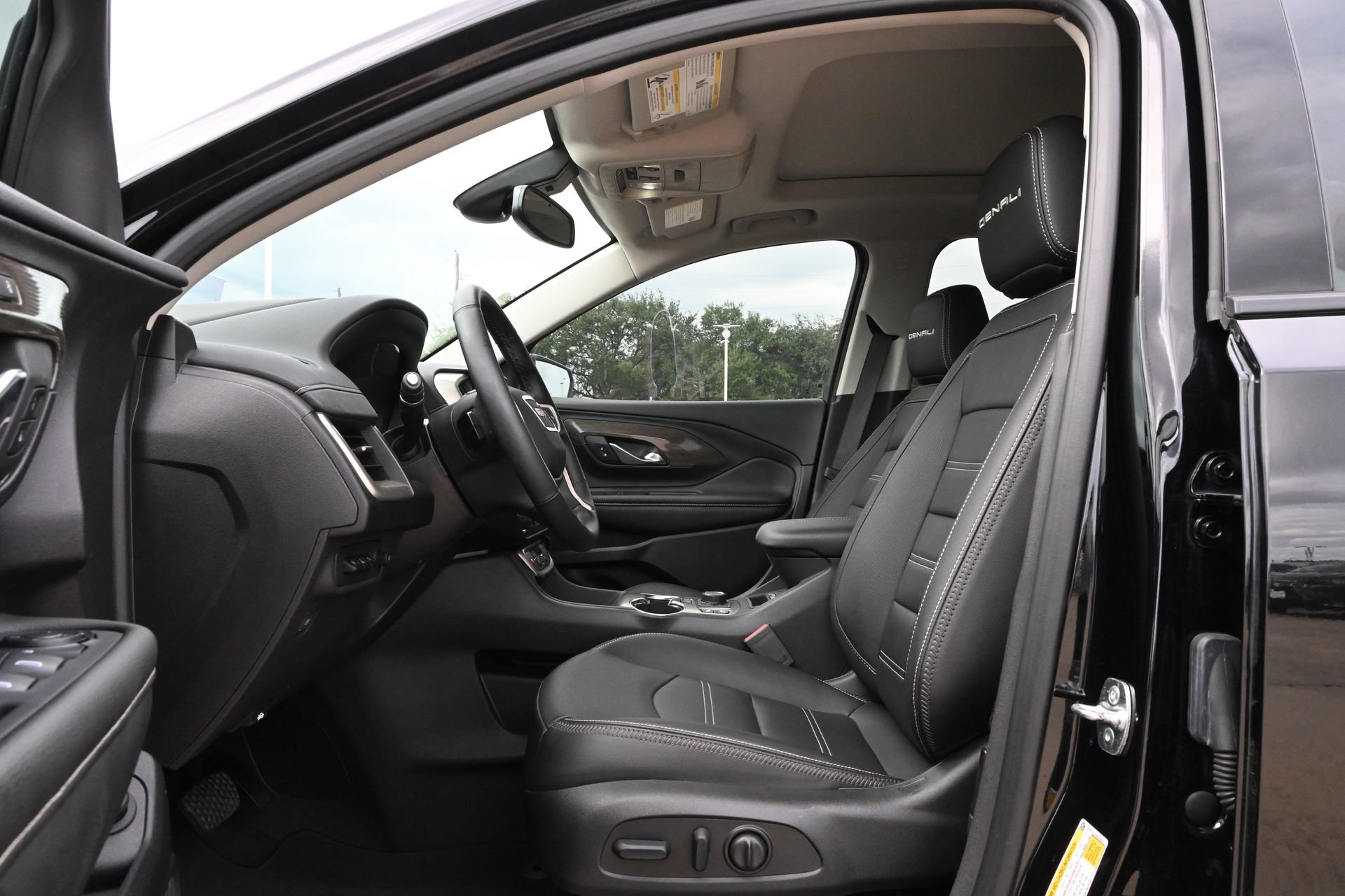 Used 2024 GMC Terrain Denali w/ Black Diamond Edition AWD/4WD image 16