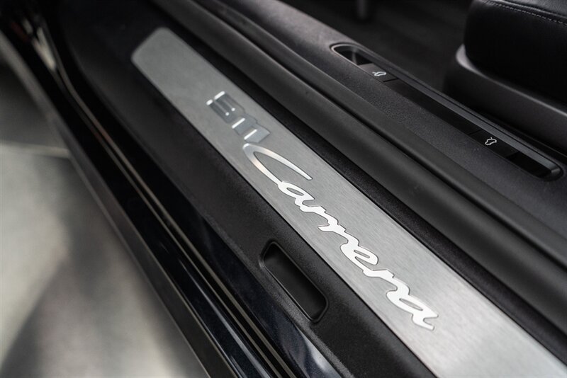 Used 2024 Porsche 911 Carrera RWD image 41