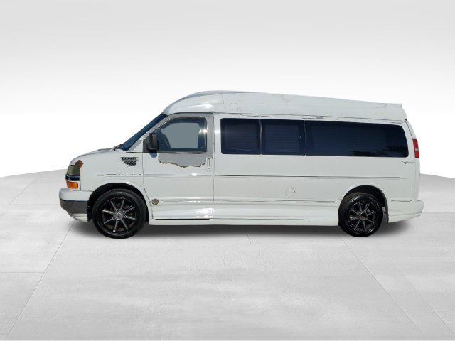 Used 2010 Chevrolet Express 3500 LT w/ LT Preferred Equipment Group RWD image 7