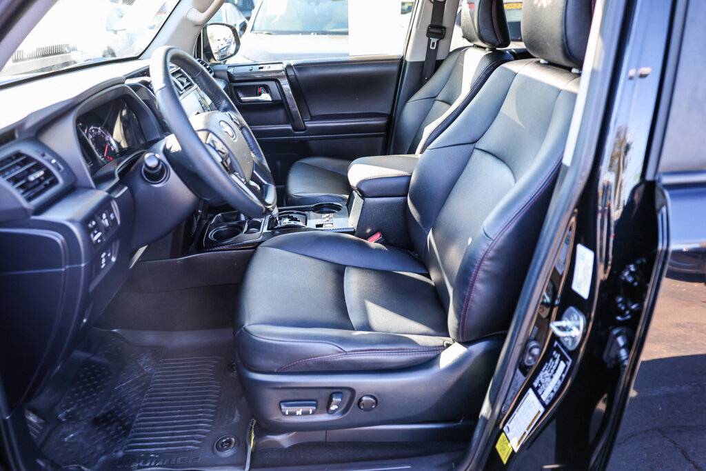 Certified 2024 Toyota 4Runner TRD Off-Road Premium w/ Moonroof Package AWD/4WD image 10