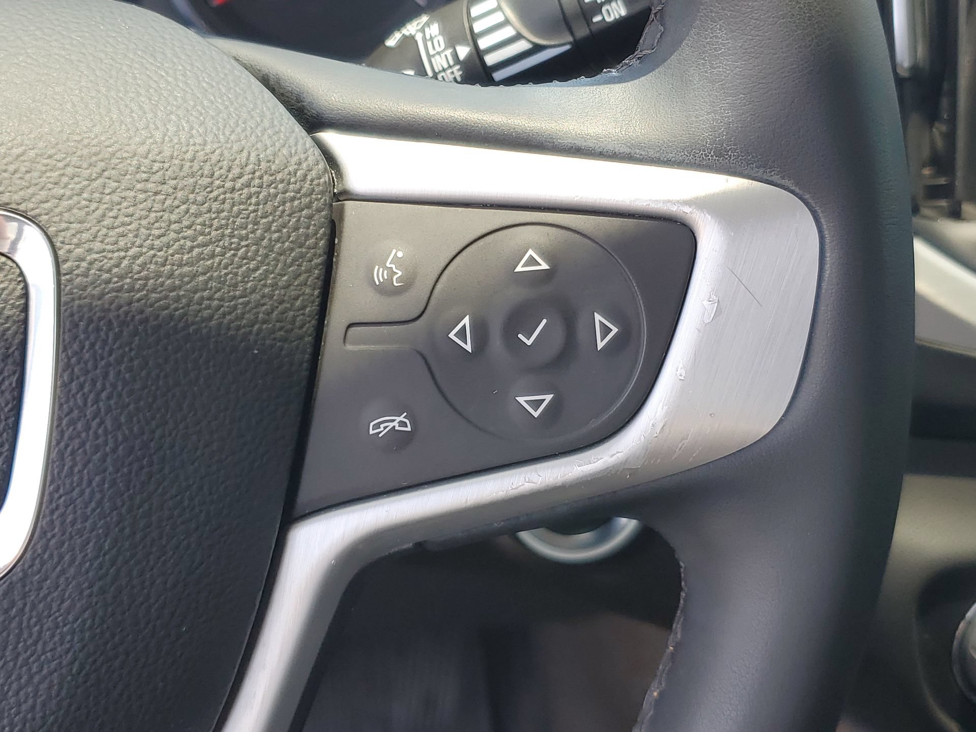 Used 2023 GMC Terrain SLT w/ LPO, Floor Liner Package FWD image 22