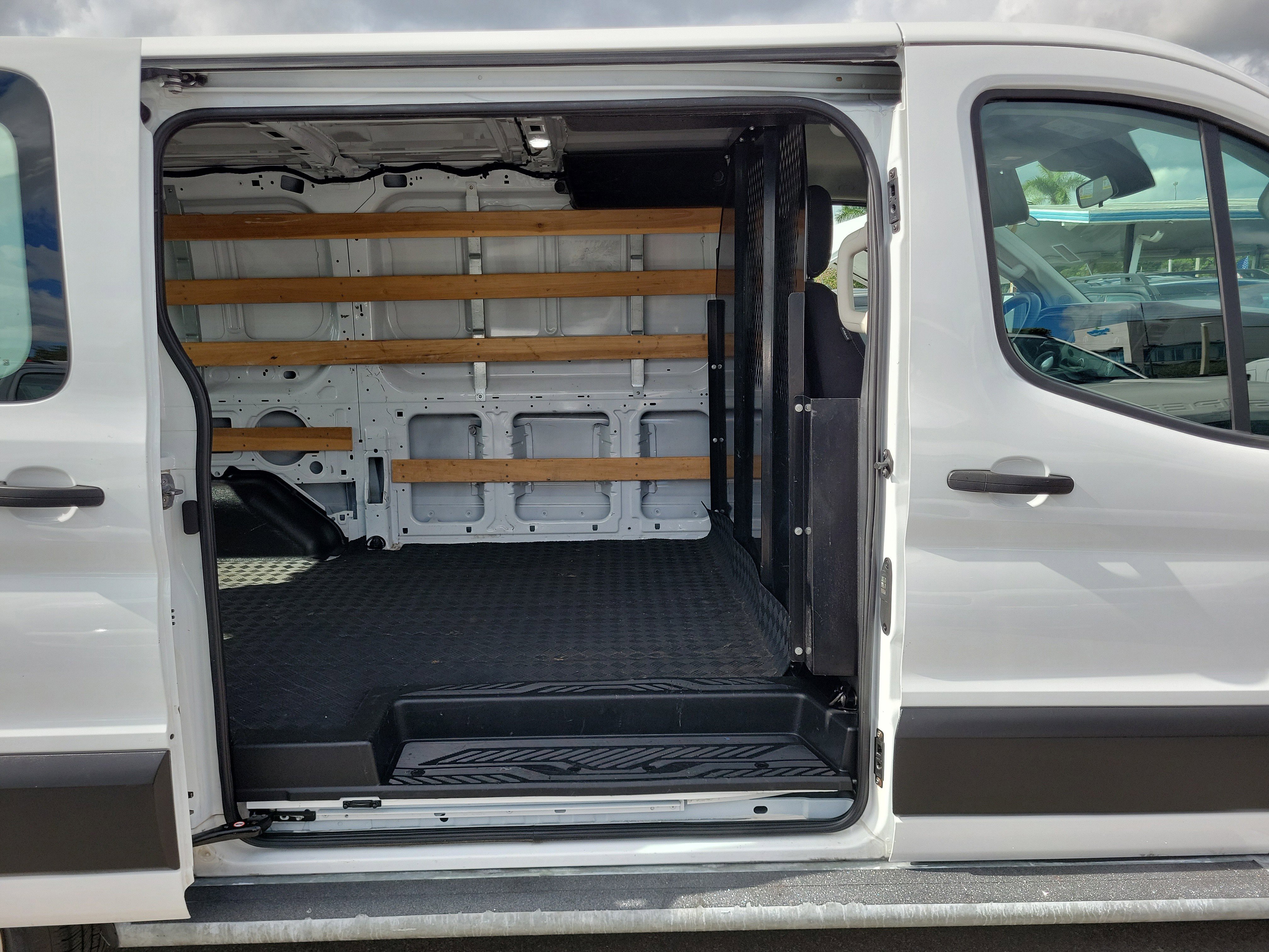 Used 2022 Ford Transit 250 Low Roof w/ Exterior Upgrade Package image 10