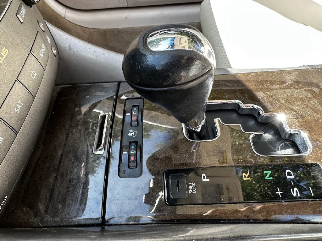 Used 2010 Lexus IS 350C image 15