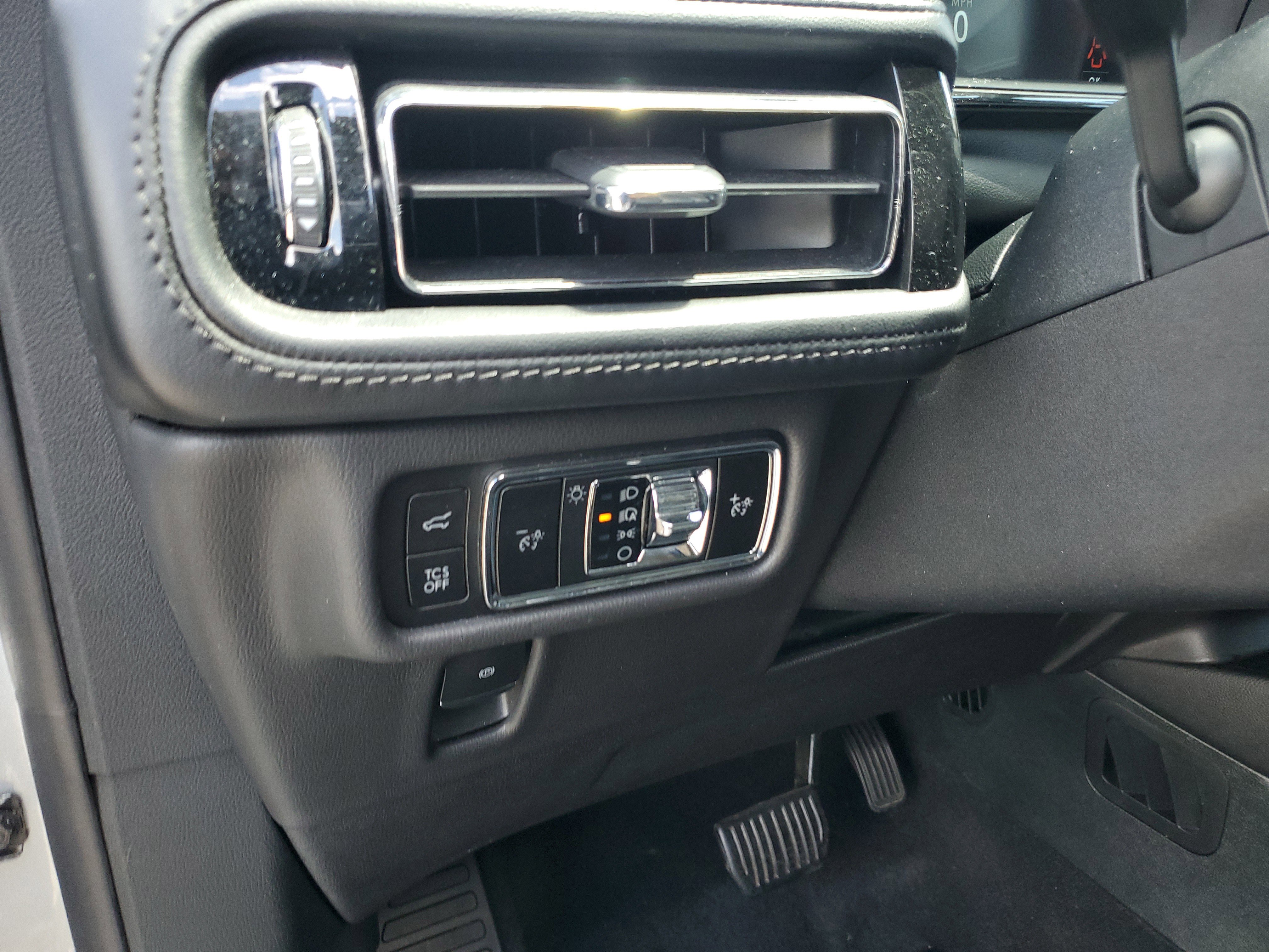 Certified 2023 Lincoln Nautilus AWD image 17