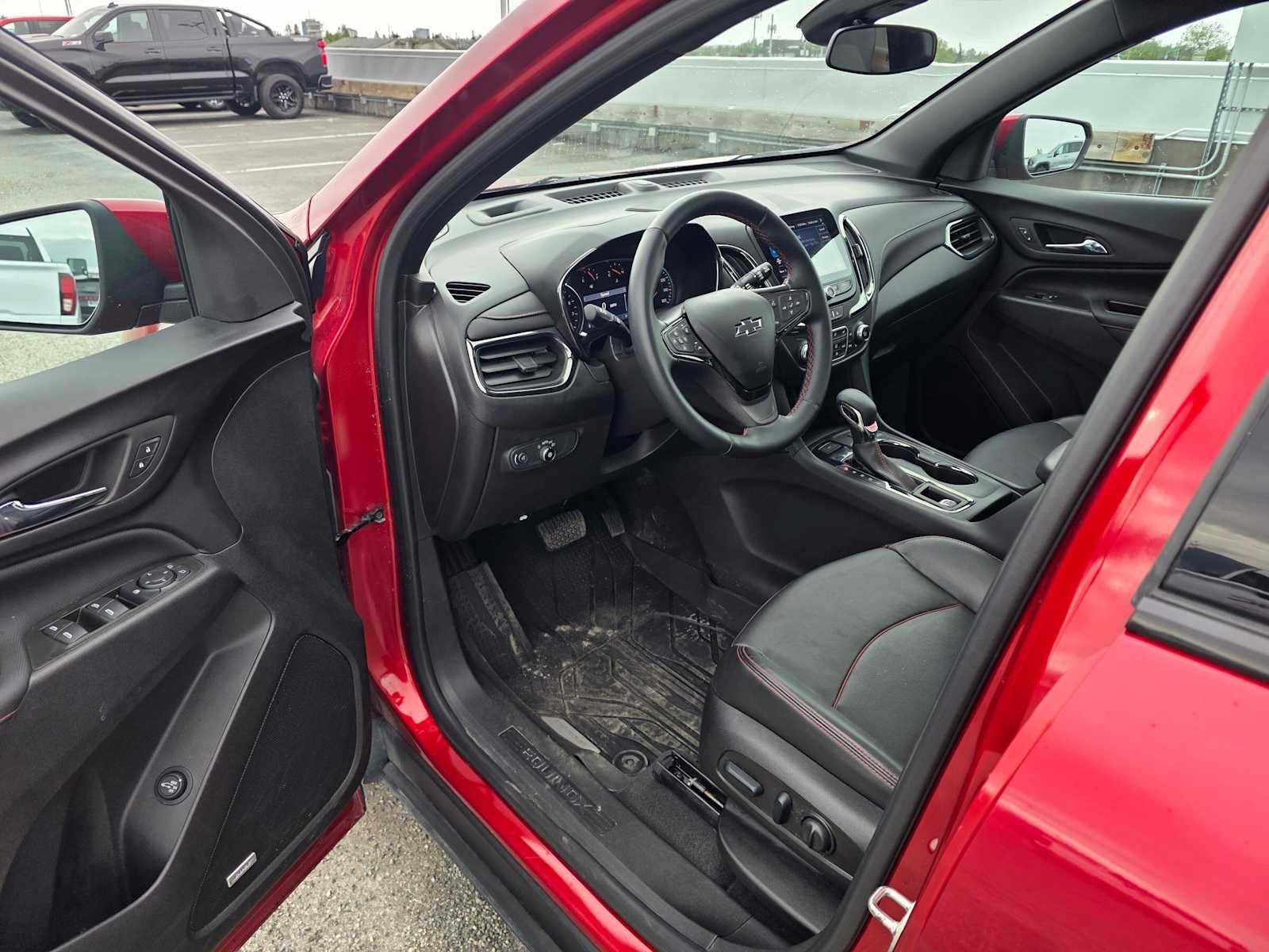 Used 2023 Chevrolet Equinox RS w/ RS Leather Package AWD/4WD image 19