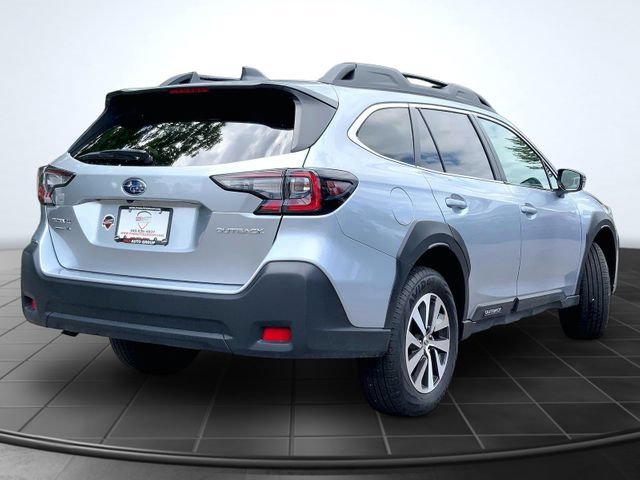 Used 2025 Subaru Outback Premium AWD/4WD image 11
