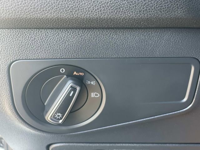 Used 2023 Volkswagen Tiguan SE R-Line image 18