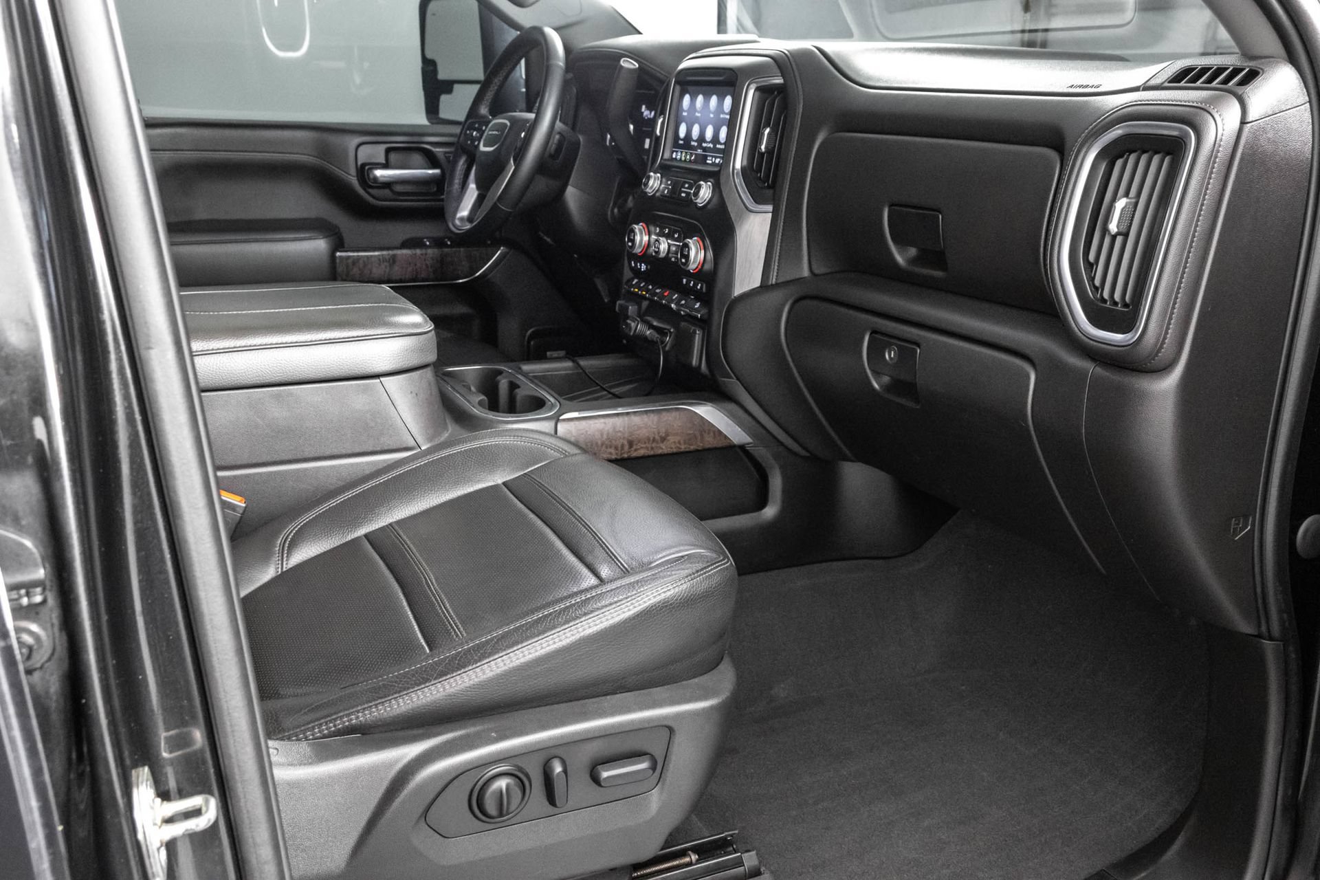 Used 2023 GMC Sierra 2500 Denali w/ Denali Ultimate Package AWD/4WD image 45