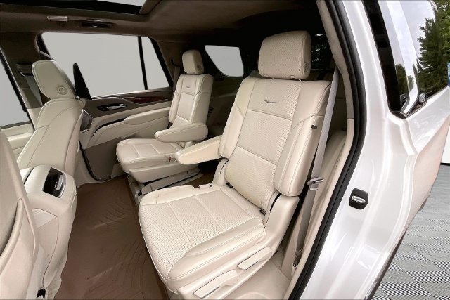 Certified 2024 Cadillac Escalade Premium Luxury Platinum AWD/4WD image 16