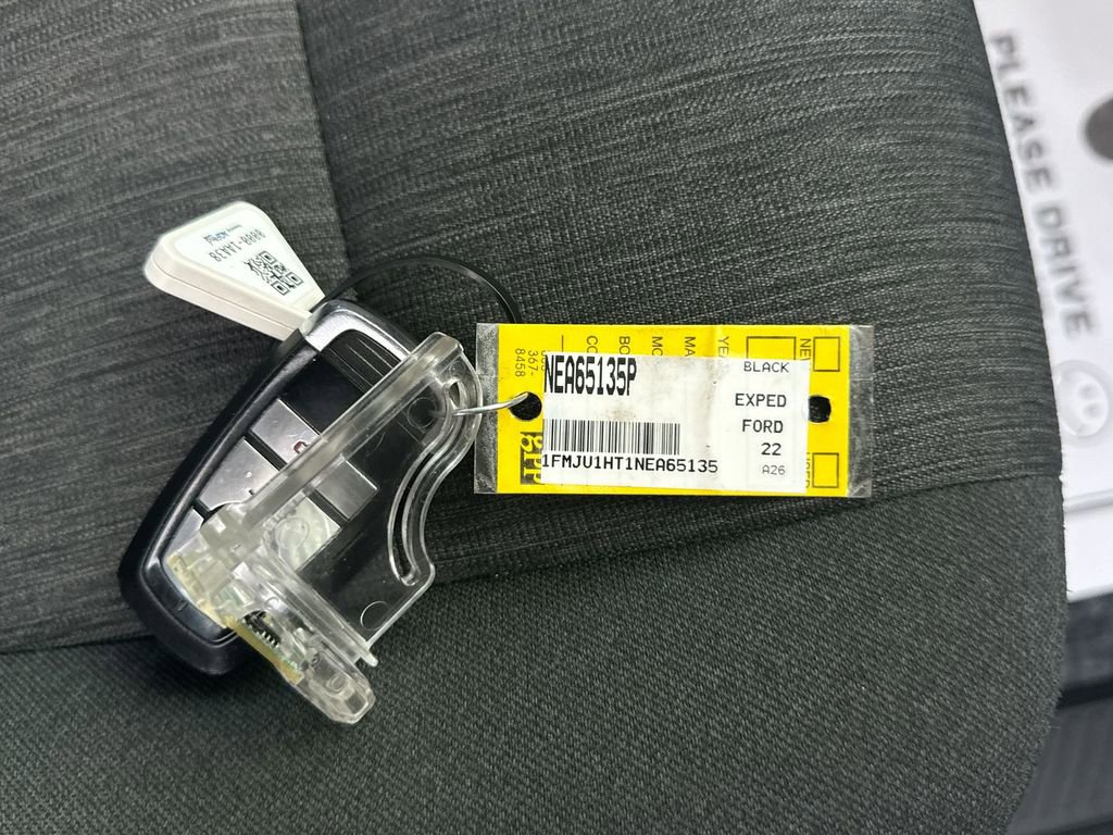 Used 2022 Ford Expedition XLT image 33