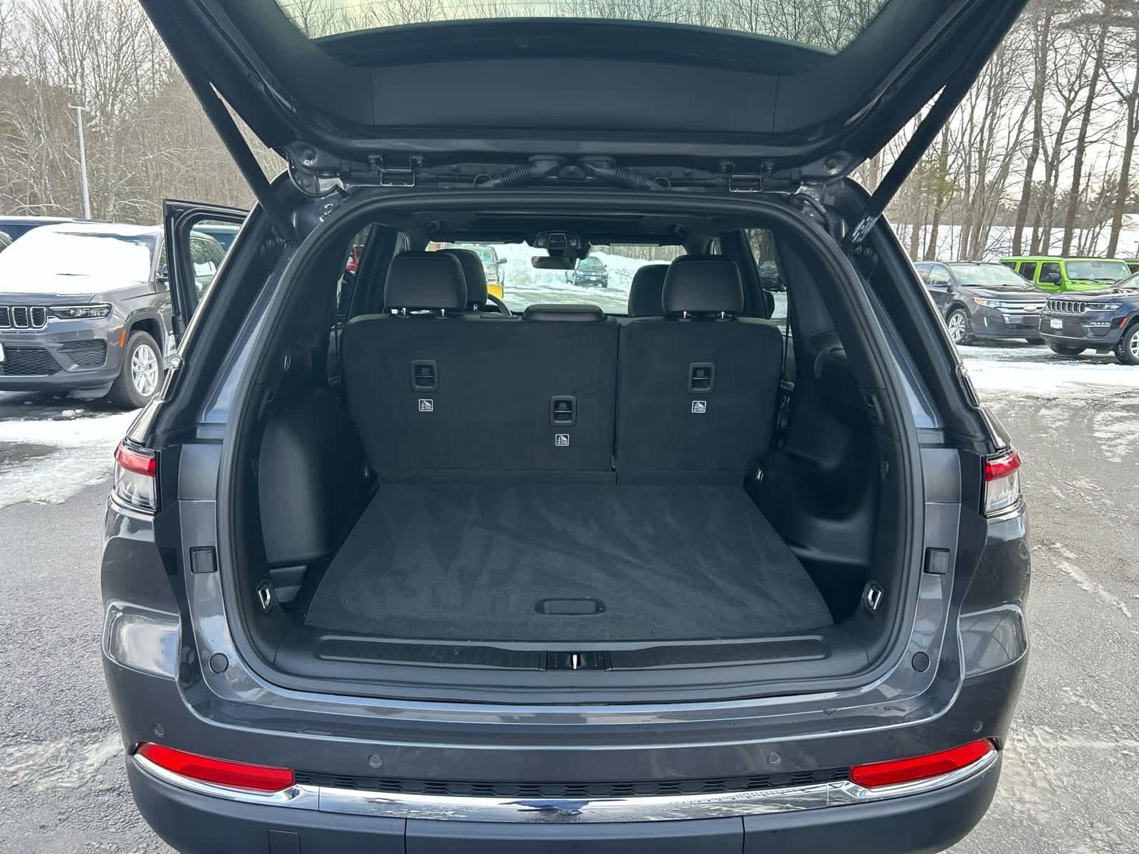 Used 2025 Jeep Grand Cherokee Limited w/ Trailer Tow Package image 37