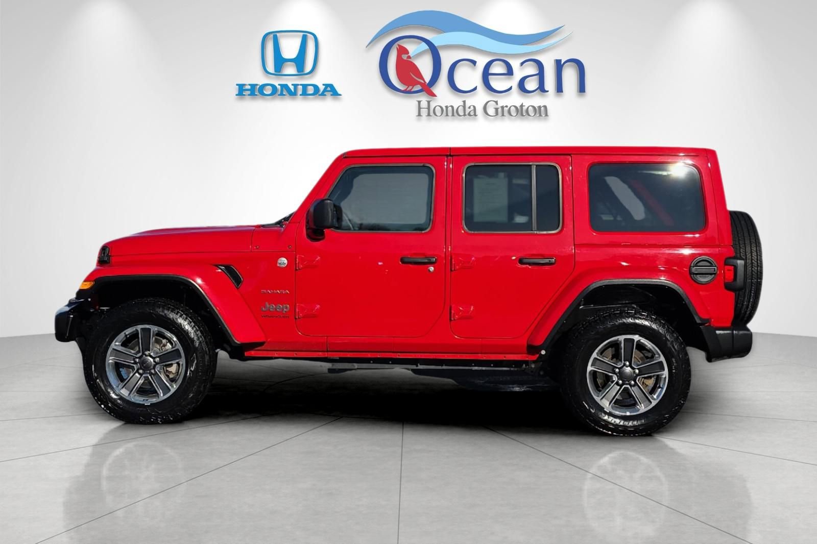 Used 2023 Jeep Wrangler Sahara image 8