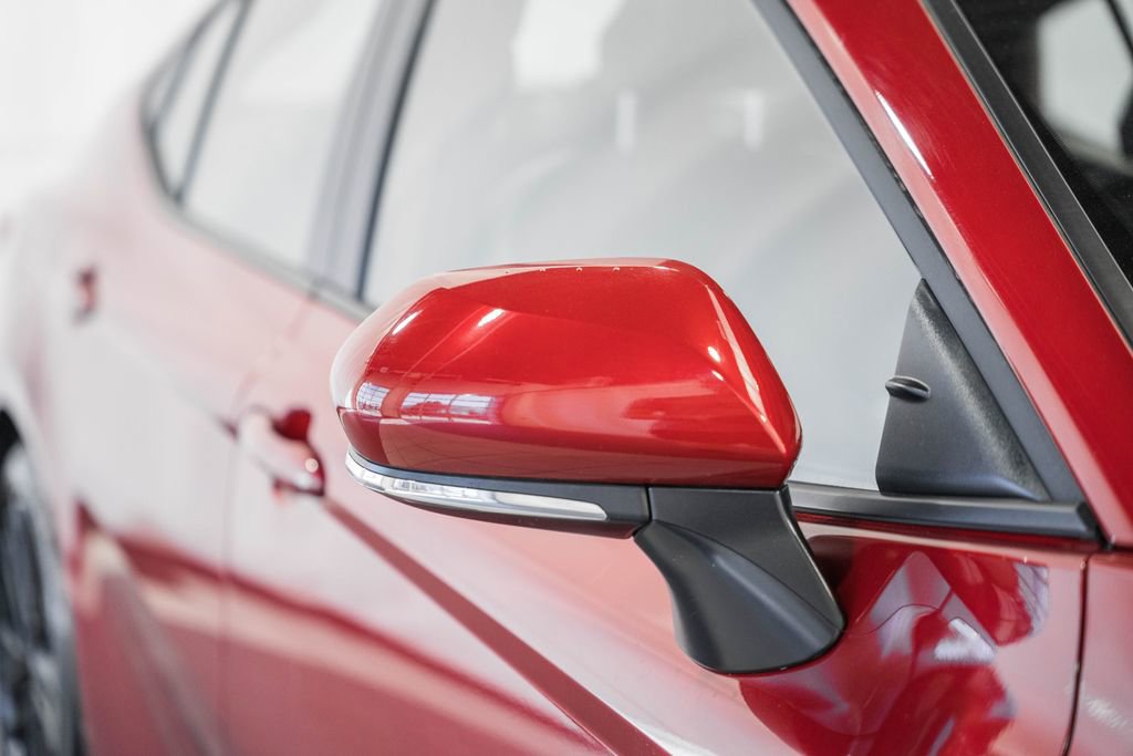 Used 2025 Toyota Camry SE image 13