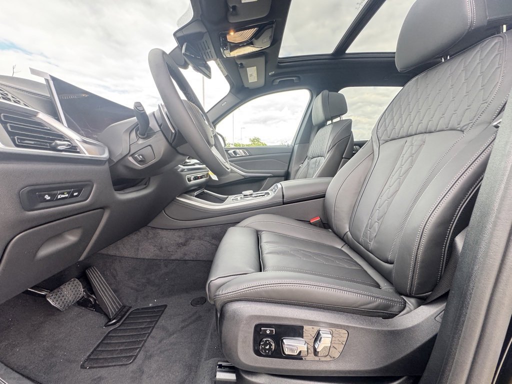 Used 2026 BMW X5 xDrive50e w/ Premium Package image 16