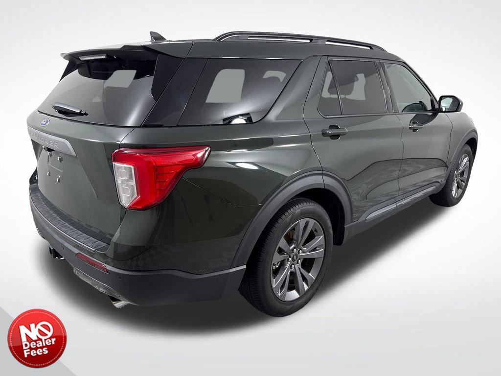 Used 2022 Ford Explorer XLT w/ Equipment Group 202A image 3
