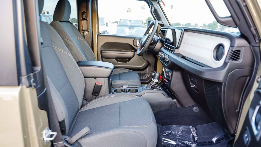 Used 2025 Jeep Wrangler Sport image 20