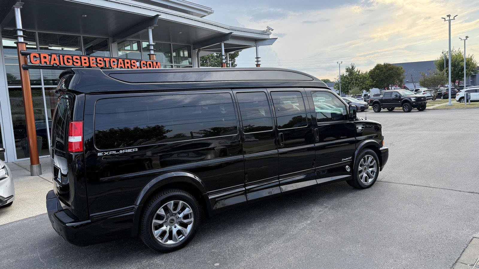 Used 2026 Chevrolet Express 2500 Extended w/ Driver Convenience Package RWD image 3