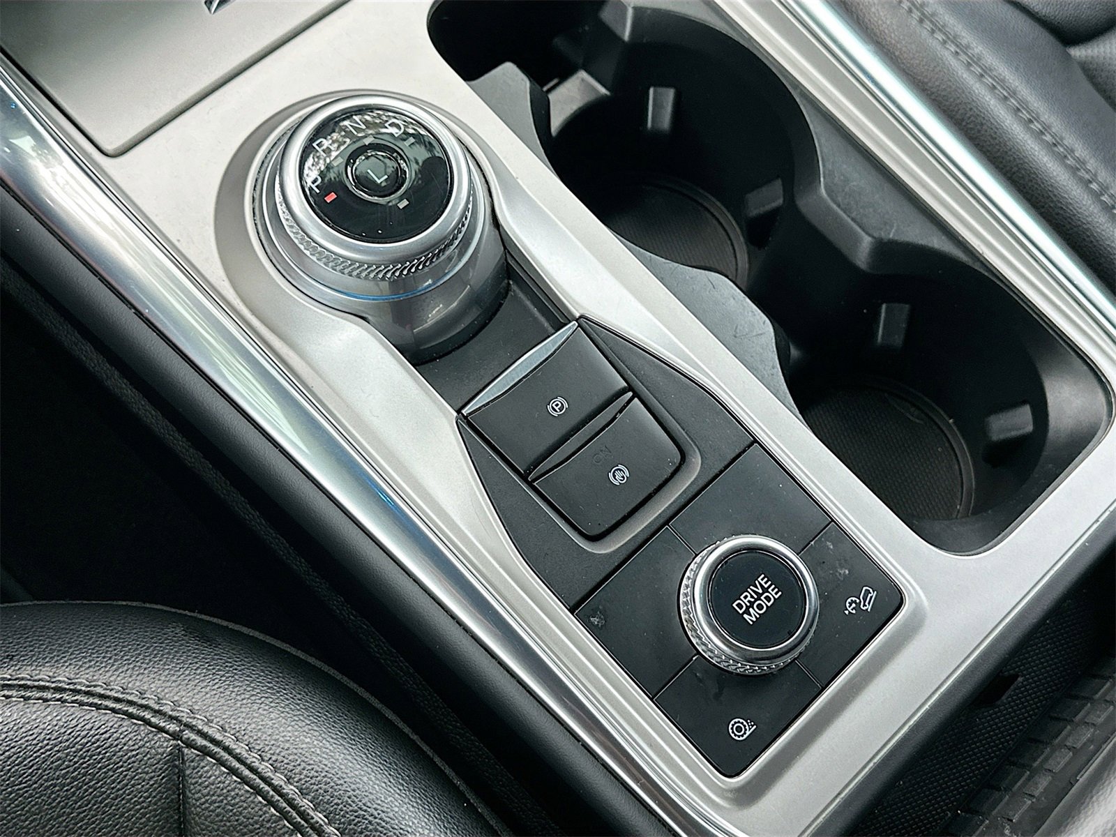 Used 2022 Ford Explorer Limited w/ Equipment Group 301A image 17