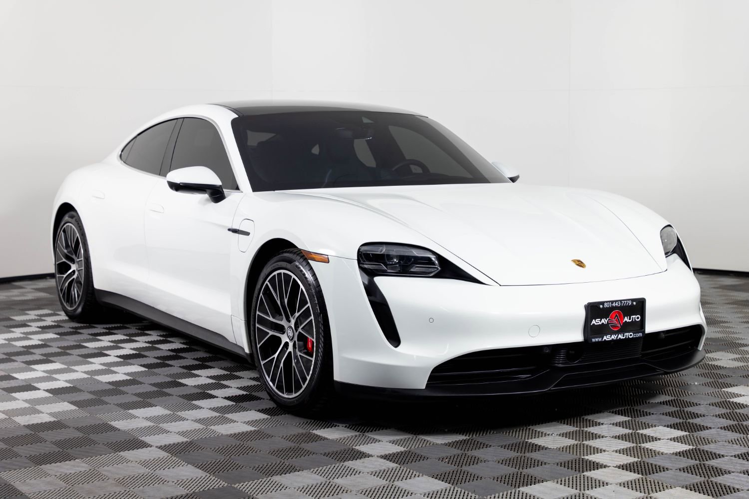 Used 2021 Porsche Taycan 4S image 11