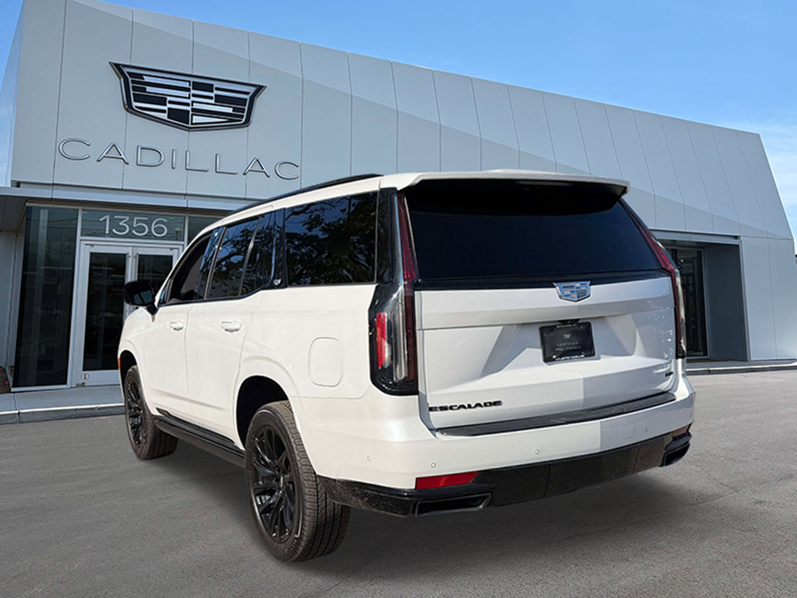 Used 2023 Cadillac Escalade Sport Platinum w/ LPO, ONYX Package AWD/4WD image 4