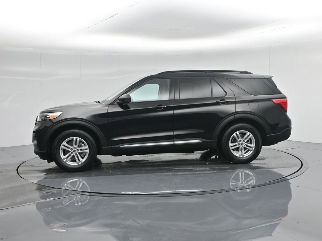 Used 2022 Ford Explorer XLT image 32