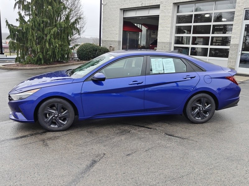 Used 2022 Hyundai Elantra SEL w/ Cargo Package image 8