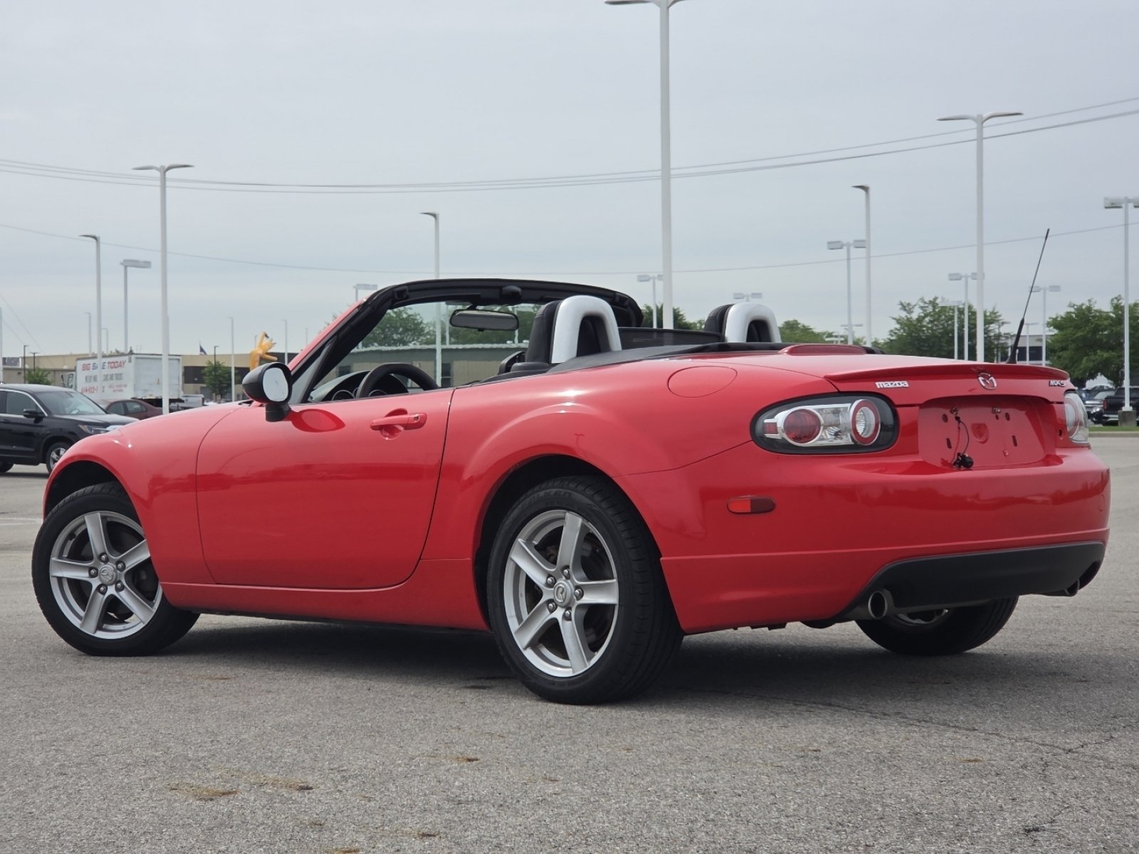 Used 2007 MAZDA MX-5 Miata Touring w/ Appearance Pkg RWD image 12