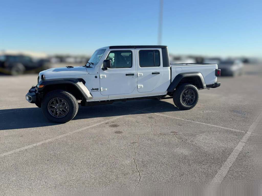 New 2026 Jeep Gladiator Sport image 5