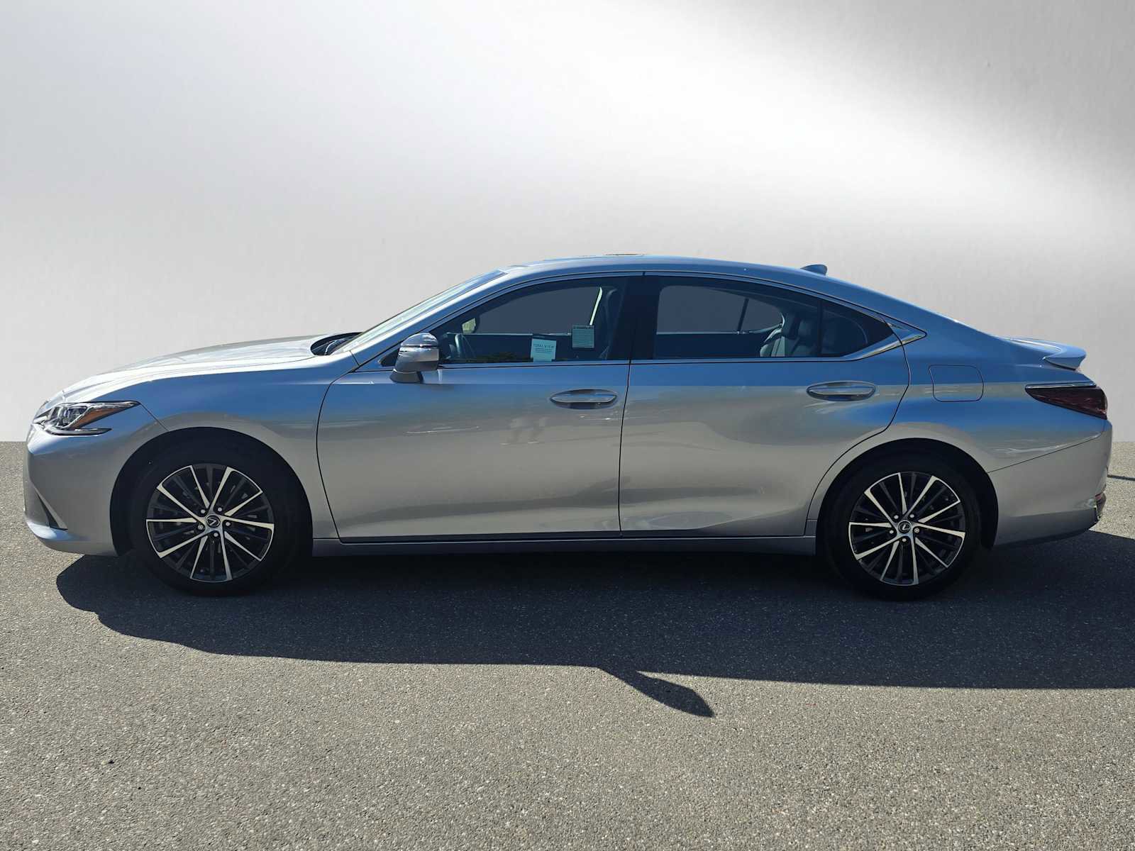 Certified 2025 Lexus ES 300h w/ Premium Package FWD image 6